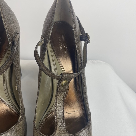 Vera Wang Olive Peep-Toe Heels - Picture 8 of 16